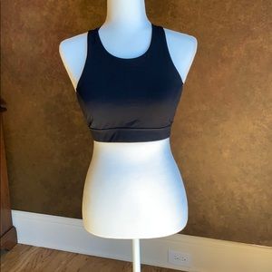 black lululemon halter neck sports bra (size 8)